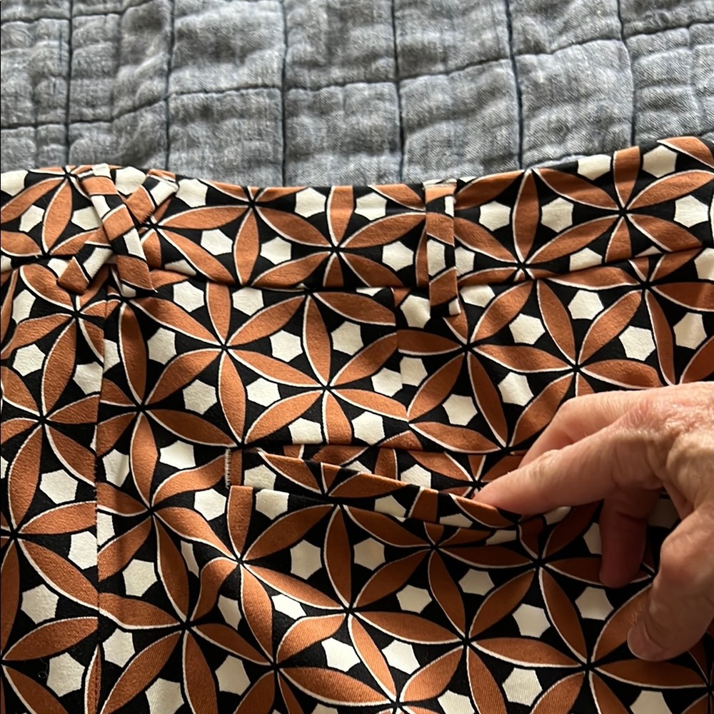 Geometric Patterned Pants - Picture 5 of 6